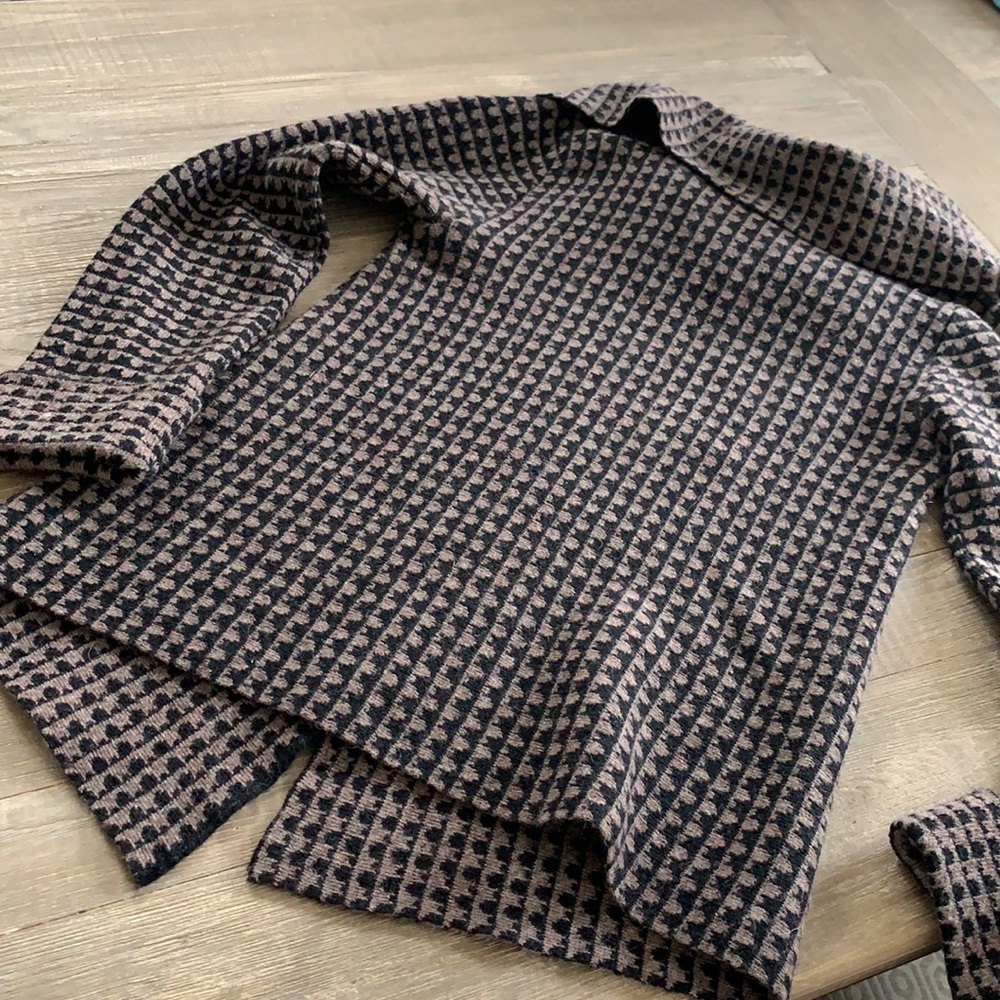 A. Ida sweater - Picture 5 of 8